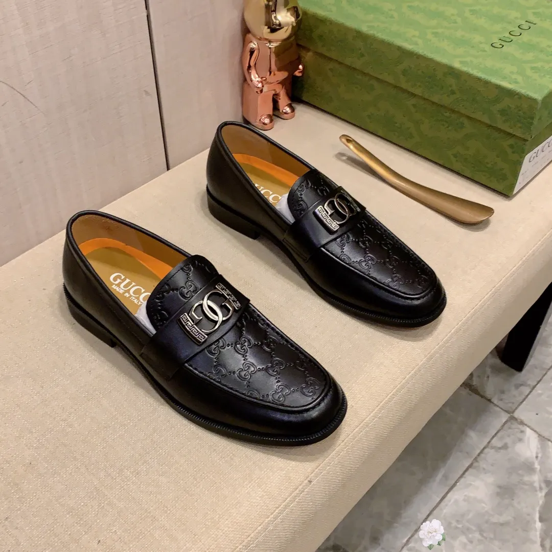 Men's Leather Shoes Men's Shoes 💰480💰💰🎩🎩 [Lightning] [Lightning] "Gucci*" The latest and most popular casual business leather shoes, top brand [Seduce] luxury ~ purchasing agent, top quality ~. [Strong] The upper is made of imported breathable cowhide with matching material ➕ breathable cowhide feet (•) and fine workmanship. The original stylish and stylish soft rubber wear-resistant and non-slip outsole is light and comfortable on the feet. The real thing looks better when taken in real life. 309: code: 38-44, can be customized to 45